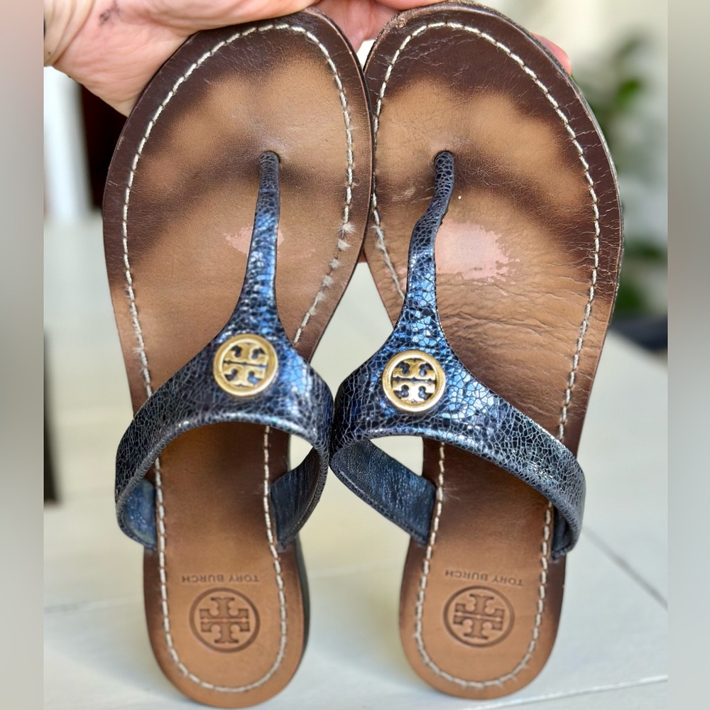 Tory Burch Cameron Metallic Blue Embossed Leather Thong size 6.5